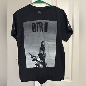 ON THE RUN 2018 TOUR SHIRT 
BEYONCÉ AND JAY-Z